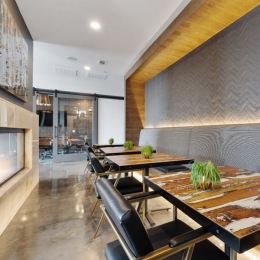 🌟Working from home is made easy with plenty of gorgeous lounge spaces to choose from. Use our #linkinbio to schedule your tour today. Instagram post from @liveaddisongrove on June 01, 2022 11:36:10am